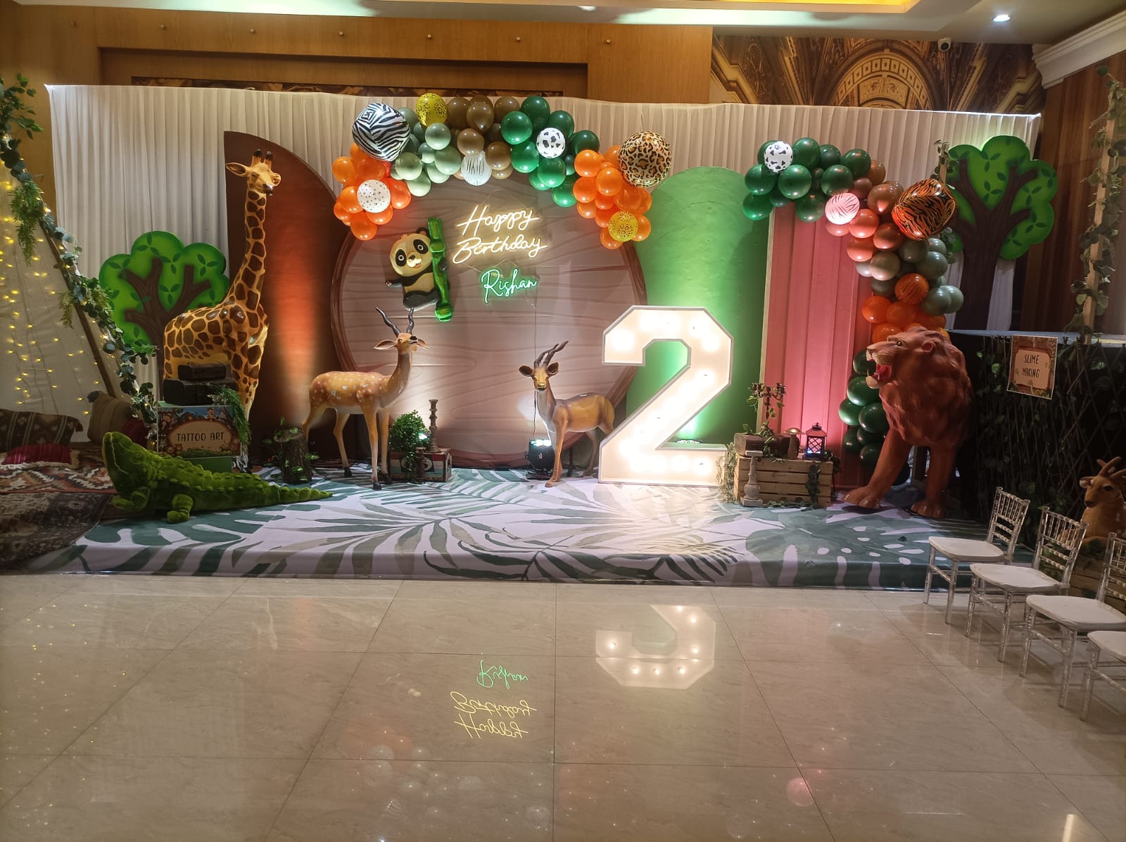 Gippys Caterers Banquet Vashi